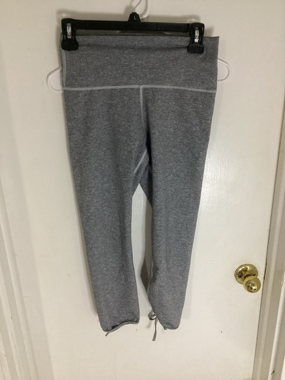 Aerie Grey Atheltic Cropped Leggings Size Medium